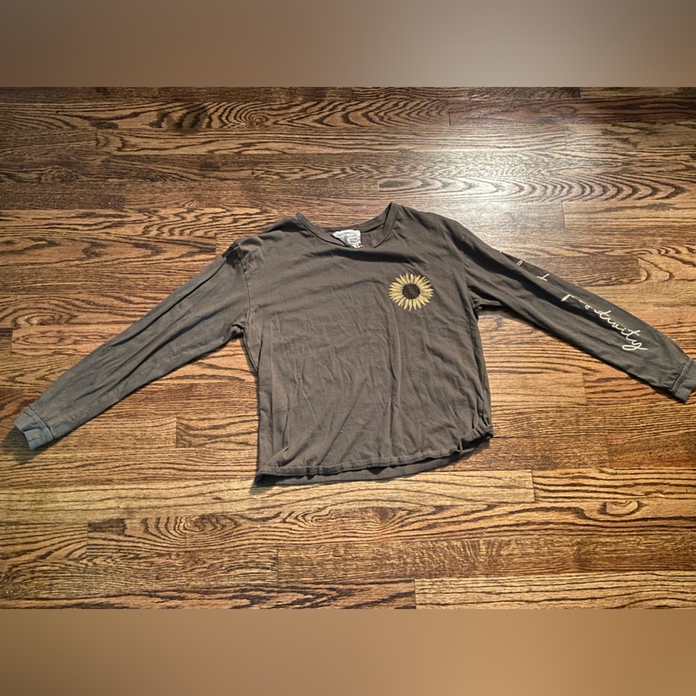 Shirt - Picture 3 of 4